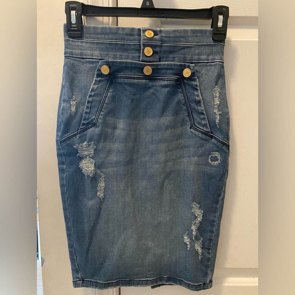 Bebe Sz 25 Jean skirt